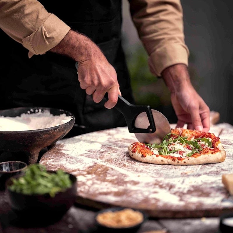 Witt Stainless Steel Pizza Cutter Wheel – Professional Pizza Cutter & Pizza Slicer, Sharp One-Cut Blade, Non-Slip Handle, Protective Case, Dishwasher Safe, 12.4 Inch - Image 2
